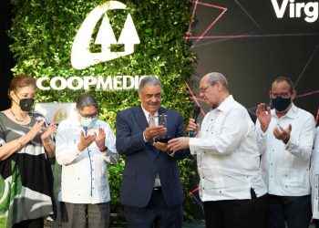 COOPMEDICA reconoce a director AIRAC por sus aportes al Sistema Cooperativo Nacional