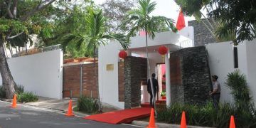 China asegura trabaja arduamente para suplir vacunas a RD