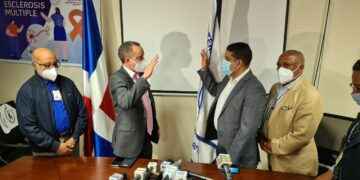 Viceministro de Salud Ureña juramenta al doctor Jordi Disla como nuevo director de la DPS III