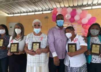 Autoridades de Hato del Yaque reconocen 8 damas en el Día Internacional de la Mujer