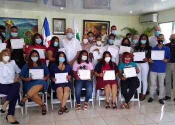 INTABACO entrega certificados a nuevos artesanos de cigarros