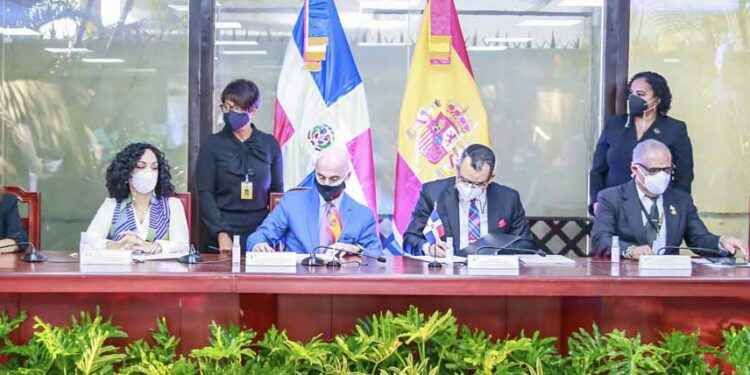 JCE y gobierno de España firman convenio sobre Proyecto