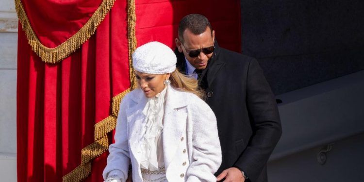 Jennifer López y Alex Rodríguez desmienten su ruptura