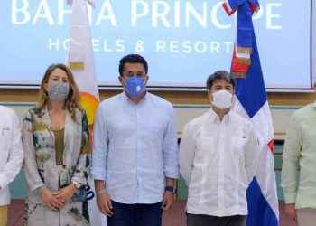 Ministro David Collado visita instalaciones de Grupo Piñero