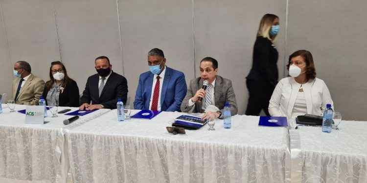 MIP presenta en la ACIS Estrategia integral mi País  Seguro