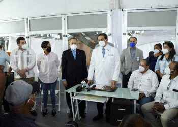 Ministro Rivera supervisa hospitales de Esperanza y Villa Vásquez y garantizó su remodelación y equipamiento