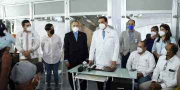 Ministro Rivera supervisa hospitales de Esperanza y Villa Vásquez y garantizó su remodelación y equipamiento