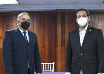 Ministro de Salud Rivera se reúne con exministro, viceministros y directores de Salud