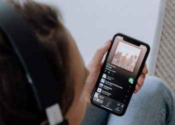 Mercado mundial de música creció 7,4% en 2020, impulsado por el streaming