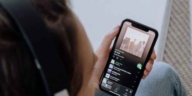 Mercado mundial de música creció 7,4% en 2020, impulsado por el streaming