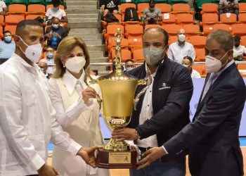 Vicepresidenta de la RD dejó inaugurado el 41 Torneo Baloncesto Superior de Santiago