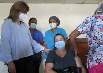 Vicepresidenta Raquel asegura aplicación de segunda dosis de VacúnateRD avanza a paso firme