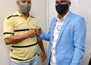 Omega y chofer cambian «el mambo violento» por un son de paz