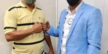 Omega y chofer cambian «el mambo violento» por un son de paz