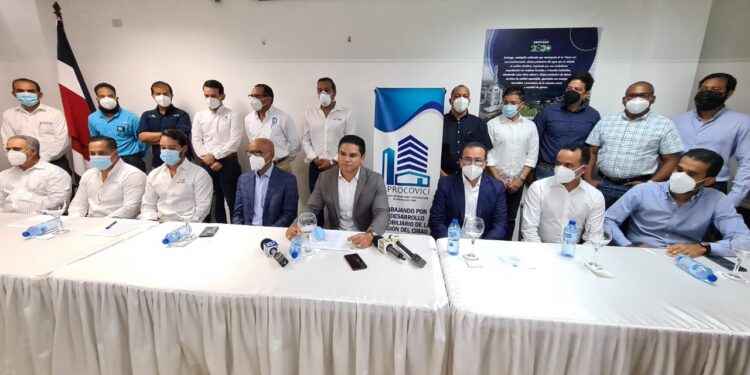 Altos precios de materias primas están ahogando a los constructores de viviendas del Cibao