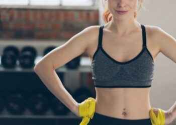 6 ejercicios para eliminar el brazo de salero SIN lagartijas, planchas ni pesas