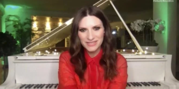 Laura Pausini gana su primer Globo de Oro por la canción “Io Sì”