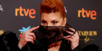 Najwa Nimri, actriz de “La casa de papel” y “Vis a vis”, agrede a periodistas tras los Goya