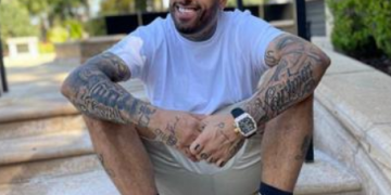 Nicky Jam celebra sus 40 años de una vida espinosa, pero exitosa