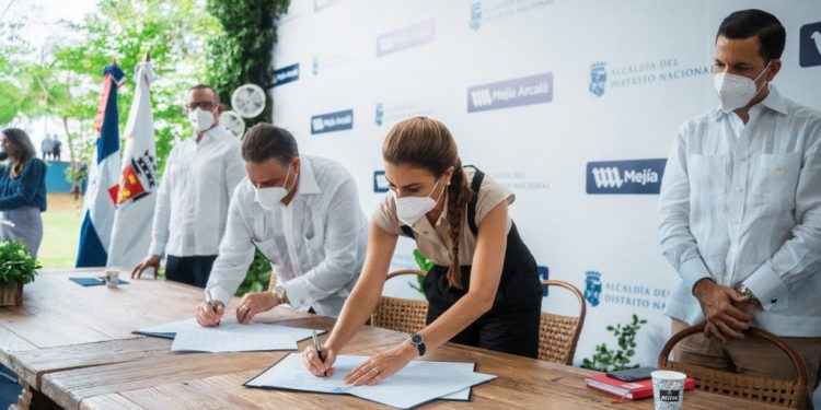 ADN y Grupo Mejía Arcalá firman alianza de colaboración para remozar áreas infantiles
