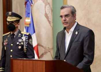 Abinader advierte: “Ni me cansaré, ni me cansarán” en reforma a la Policía