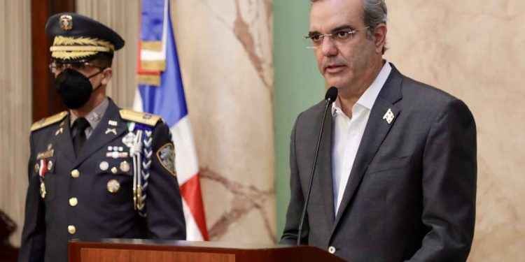 Abinader advierte: “Ni me cansaré, ni me cansarán” en reforma a la Policía