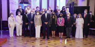 Presidente Abinader juramenta voluntariados de salud y cultura