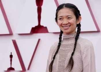 La directora Chloé Zhao ganó un histórico Oscar por “Nomadland”