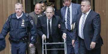 Harvey Weinstein apela condena por violación y abuso sexual