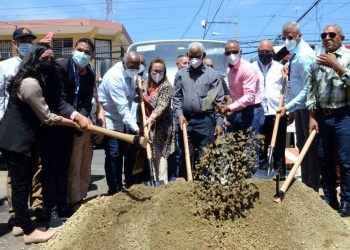 MOPC inicia plan de asfaltado en barrios de Santiago