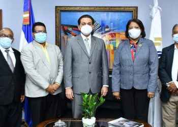 Ministro Salud recibe delegación CDP; coordinan colaboración sanitaria