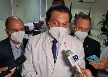 Ministro de Salud Daniel Rivera dice encontraron centros de salud sin equipos y abandonados