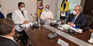 Ministro de Salud identificado con el desarrollo de la Biología Molecular en PUCMM