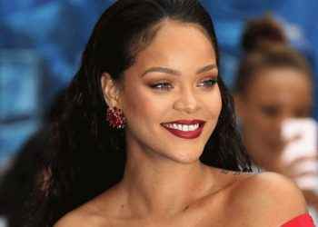 Hombre intentó coquetear con Rihanna en una manifestación sin saber que era ella
