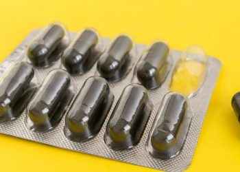 Suplementos de carbón activado: riesgos que debes conocer