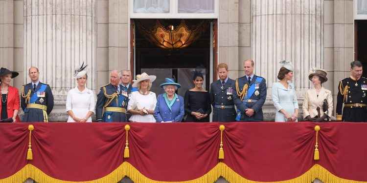 Una experta en realeza reveló quién hizo los comentarios racistas sobre Meghan Markle y su hijo Archie