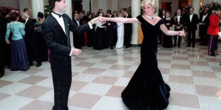John Travolta no olvida la noche que se convirtió en príncipe al protagonizar un encantador baile con la princesa Diana