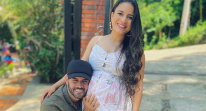 Retiran el tubo a la esposa de Manny Cruz