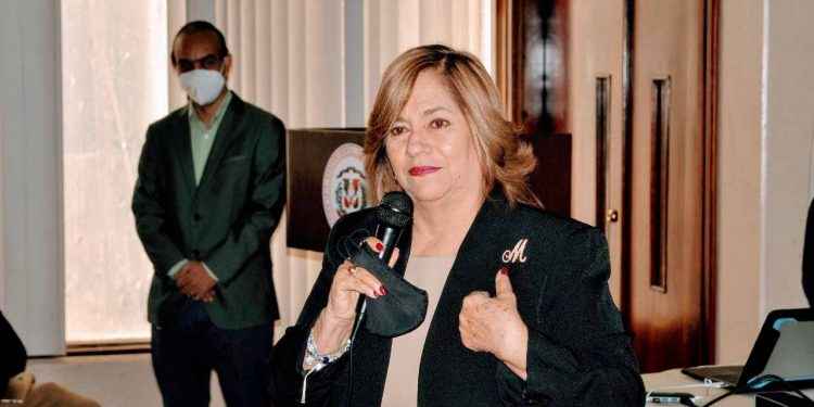 Minerd creará escuelas laborales en cada municipio de Santiago