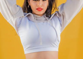 Sony Music México firma a La Ross María
