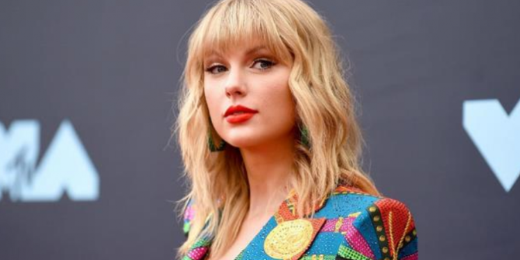 Taylor Swift recupera su música con el relanzamiento de «Fearless»