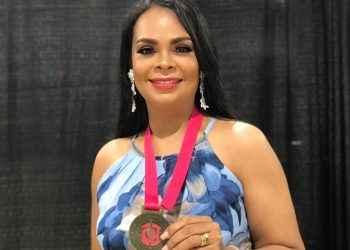 Anlly Pintini nominada a los premios soberano, es reconocida por comunicadoras hispanas en Expolit 2021, Miami