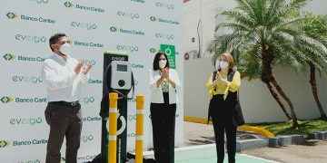 Banco Caribe inaugura en Santiago segunda estación de carga Evergo para vehículos eléctricos