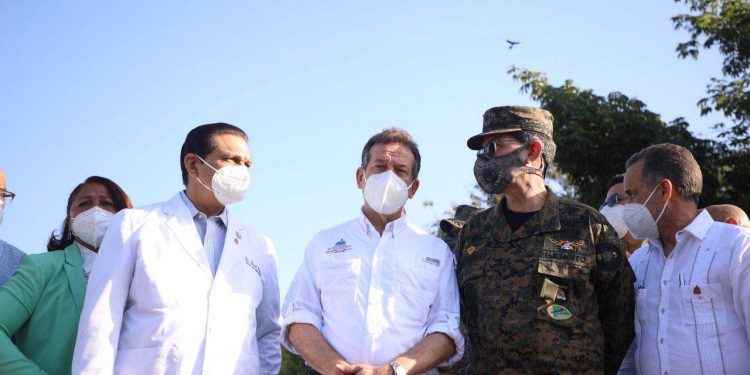 Ministros de Salud, de Defensa e Industria y Comercio supervisan Covid en frontera