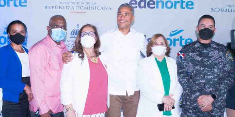 Edenorte y Minerd entregan electrificación comunidad Cañada Bonita y escuelas Cruz Cortés Cruz y Salomé Ureña