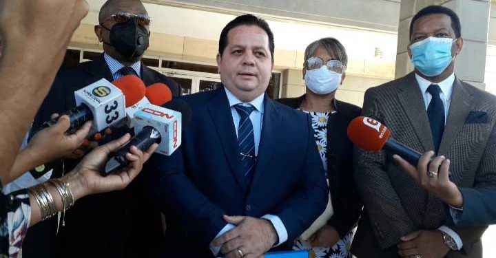 Empresario denuncia invasores están afectando el desarrollo turístico de La Ensenada y Punta Rucia