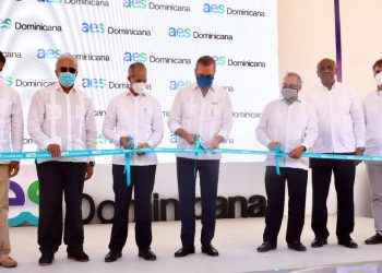 Presidente Abinader inaugura primera operación 100% renovable del Grupo AES en RD