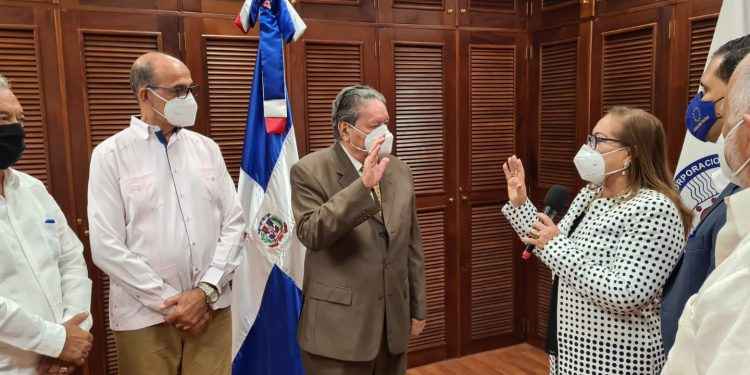 Juramentan nuevo presidente Consejo de Directores CORAASAN