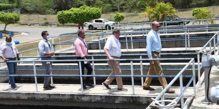Presidente del Consejo de Directores de Coraasan evalúa las condiciones de los sistemas de agua