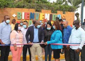Marcial Reyes asegura transformará a La Caleta en una ciudad modelo